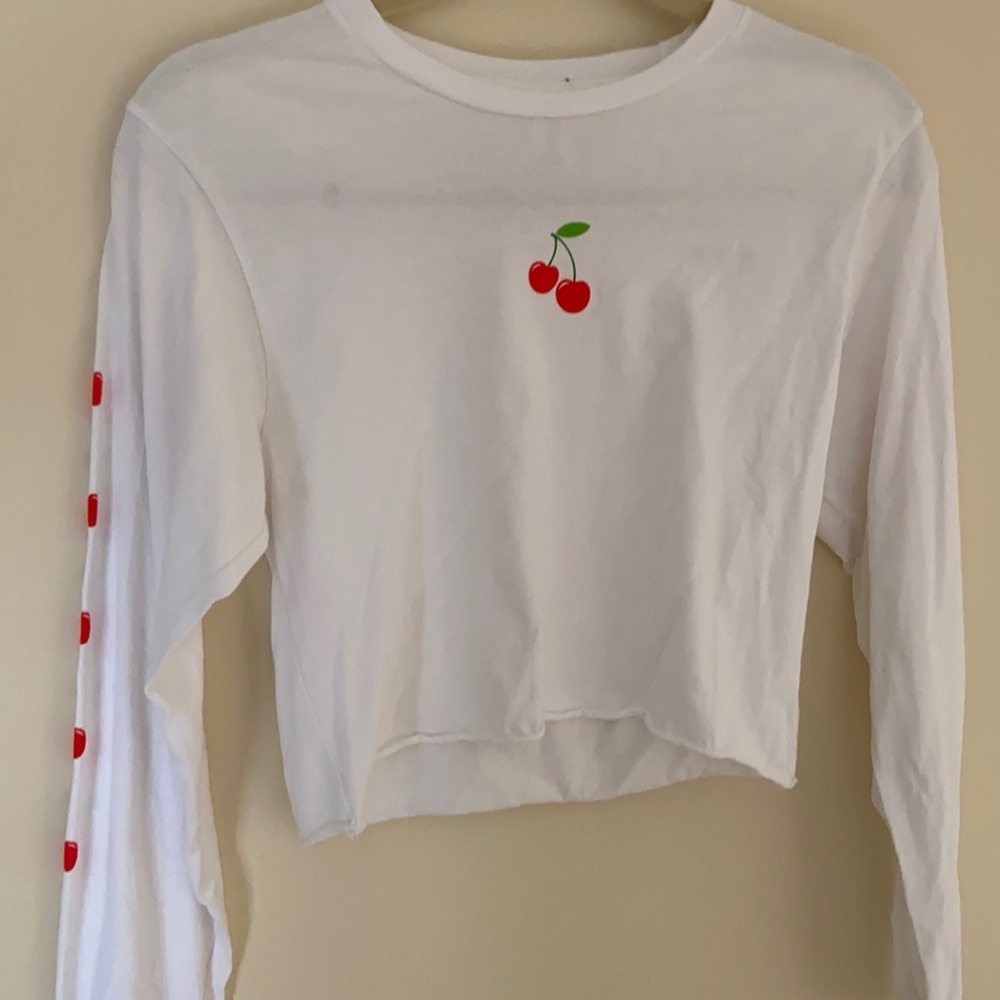 Cropped long sleeve top from Drip Creationz.